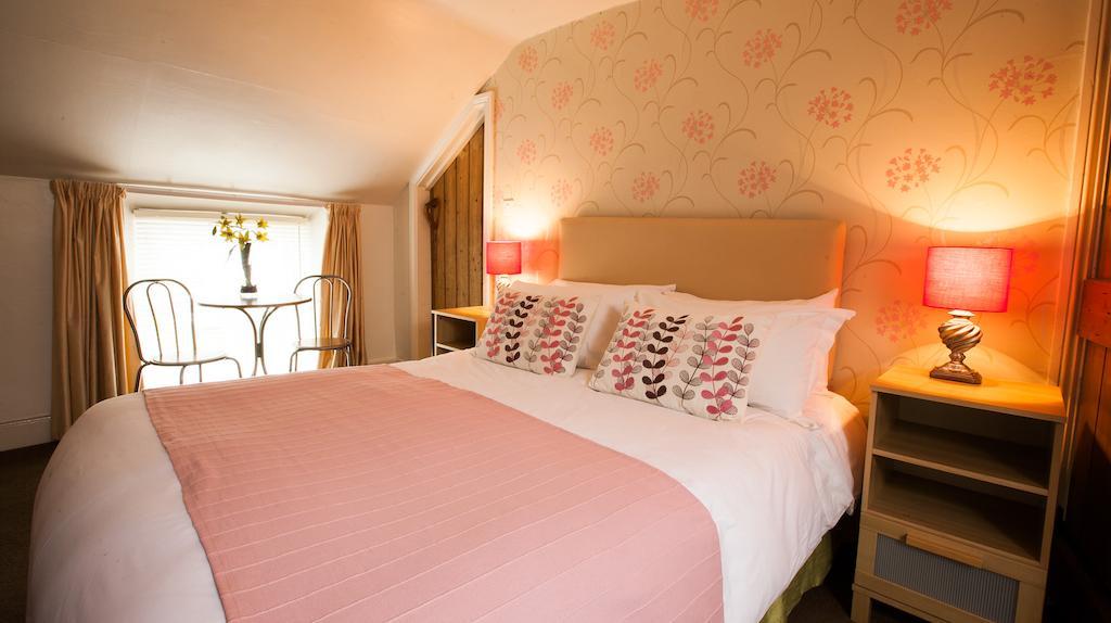 Hollybush Inn Greenhaugh Szoba fotó