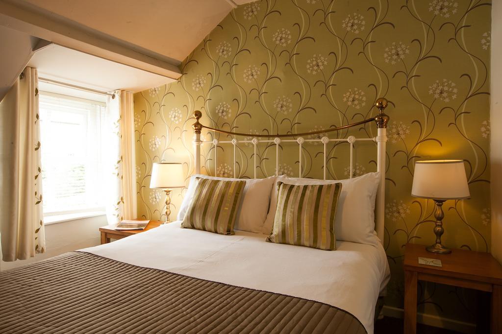 Hollybush Inn Greenhaugh Szoba fotó